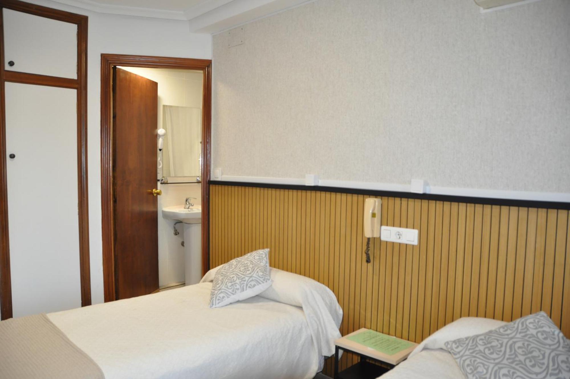 Hostal Ramon Y Cajal Valladolid Dış mekan fotoğraf